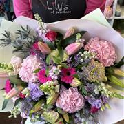 Extravagant Luxury Florist Choice Waterbox 